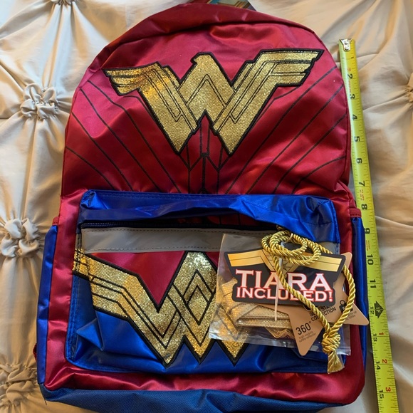 Wonder Woman Backpack - Picture 10 of 10